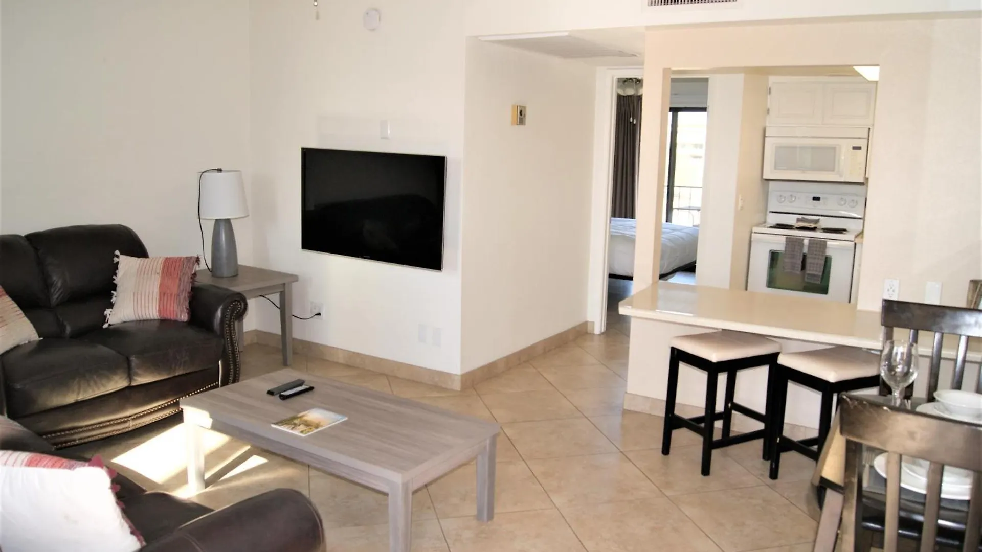 شقة 218 Fully Furnished 1Br Suite-Outdoor Pool سكوتسدايل الولايات المتحدة الأمريكية