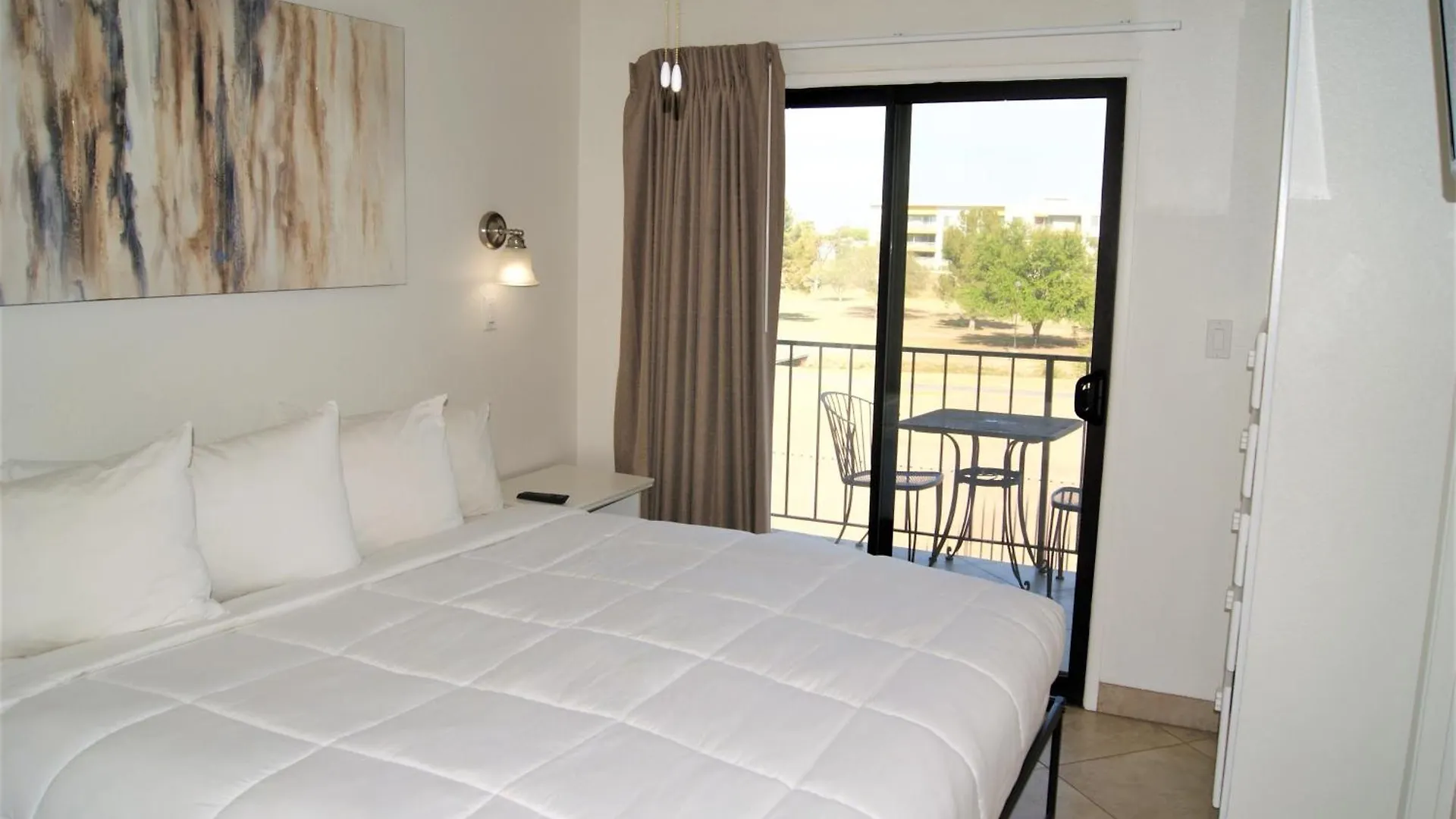 218 Fully Furnished 1Br Suite-Outdoor Pool سكوتسدايل
